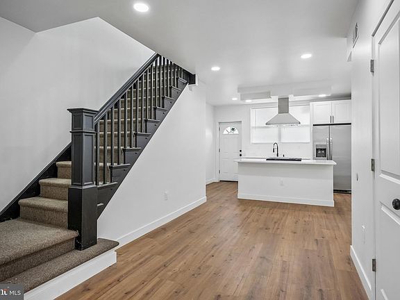 4th image of 977 N 23rd St