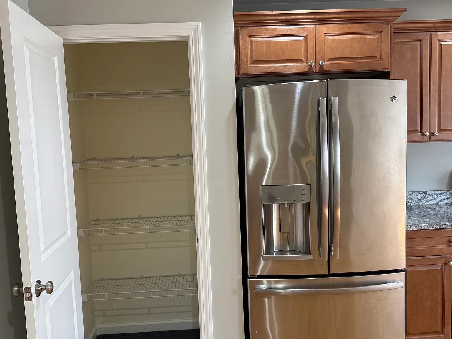 1 bed, 900 sqft, $1,900 — Photo 3