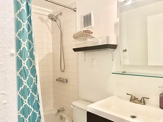 Rented by Strike Realty NY, LLC | media 20