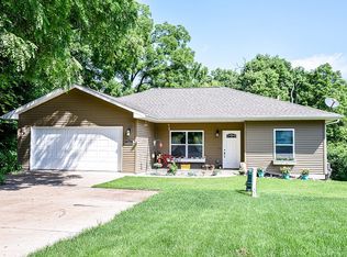 243 Valley St, Dubuque, IA 52003