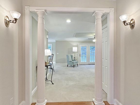 5th image of 110 Birchwood Dr