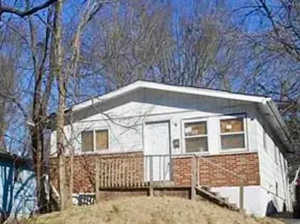 10246 Count Dr, Saint Louis, MO 63136