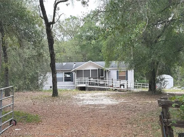 18351 SE 62nd Pl, Ocklawaha, FL 32179