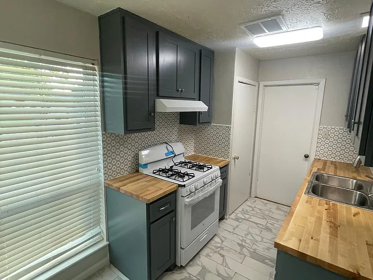 11939 Flushing Meadows Dr — Photo 13