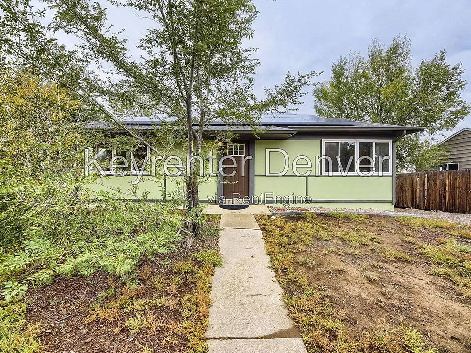 2021 W Gill Pl