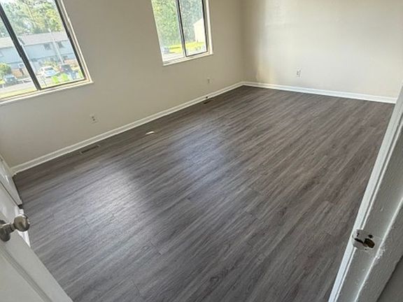 4th image of 176 Brown Blvd #172R