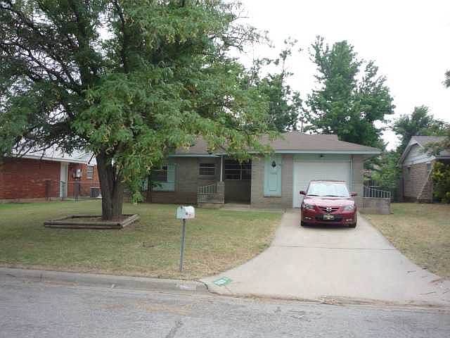 1st image of 5620 NW Beechwood Dr