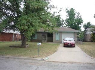 5620 NW Beechwood Dr, Lawton, OK 73505