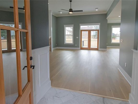 4th image of 8404 Benjamin St