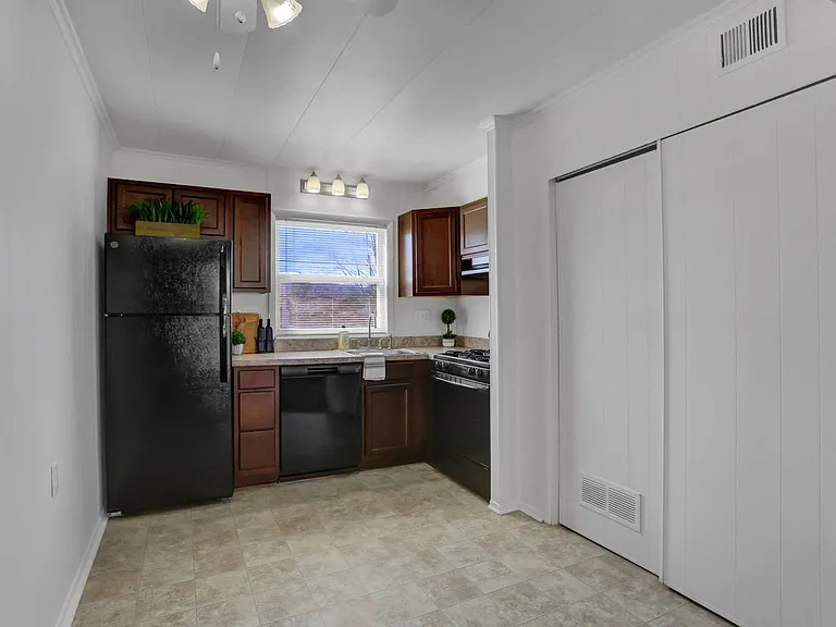 1 Bedroom Upstairs Apartments