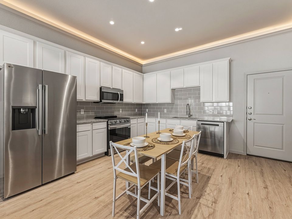Kitchen with Stainless Steel Appliances (Plan 2191)