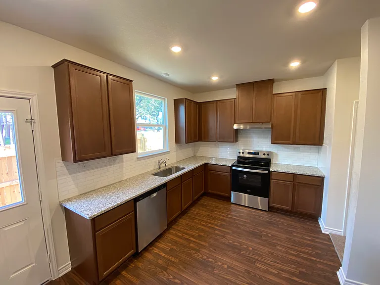 10643 W Military Dr #7 — Photo 19