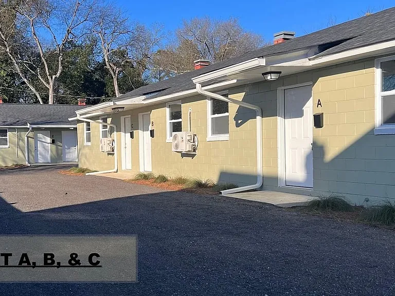 2447 Gervais St #B — Photo 2