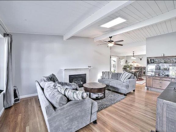 3rd image of 2058 Carlton Ave