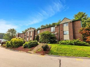 109 English Village Rd, Manchester, NH 03102