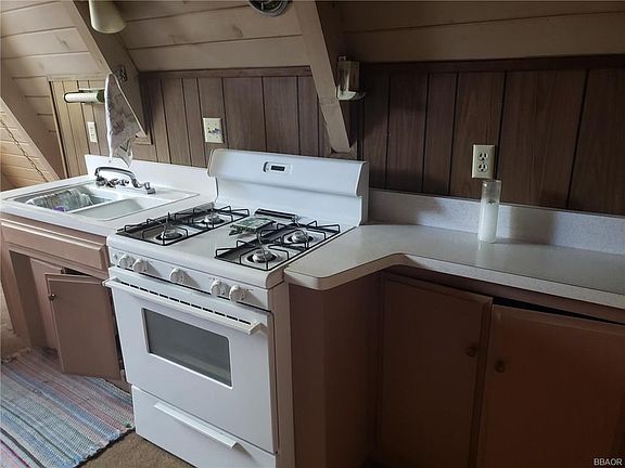 2nd image of 123 W Fairway Blvd