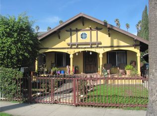1049 W 56th St, Los Angeles, CA 90037