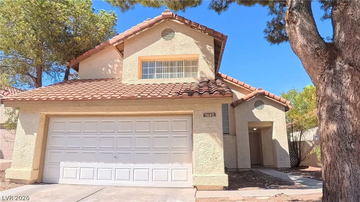 4 bed, 3.0 bath, 2132 sqft, $2,050 — Photo 1