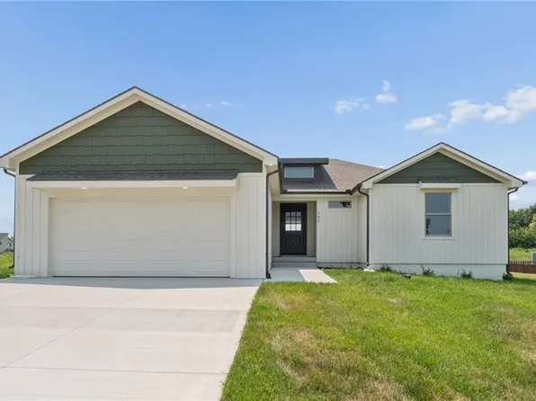 701 SE 21st St, Oak Grove, MO 64075