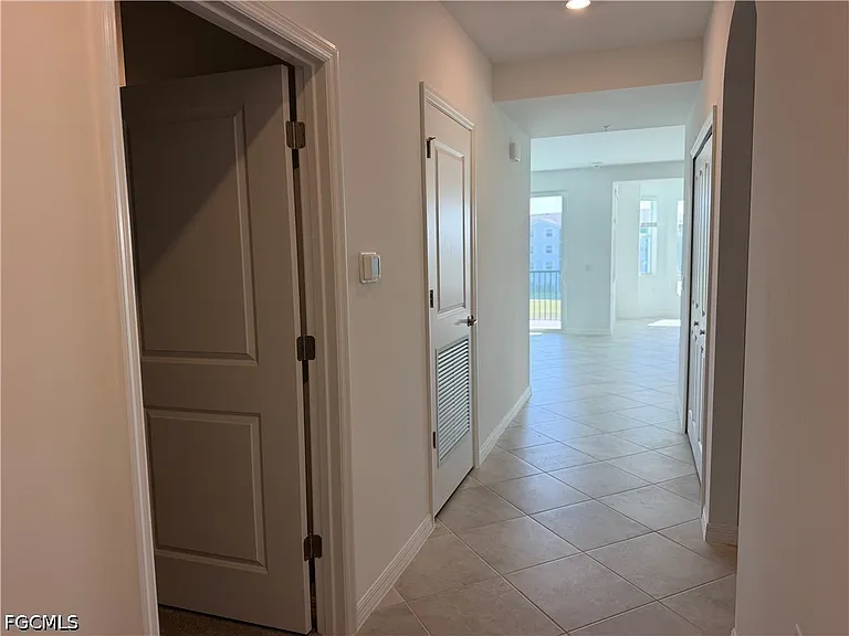 18411 Copperhead Ct N #332 — Photo 2