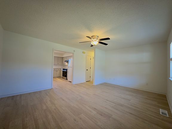 2nd image of 423 N Mission Blvd