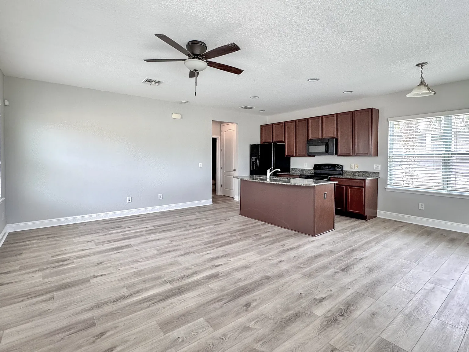 1 bed, 760 sqft, $1,800 — Photo 3