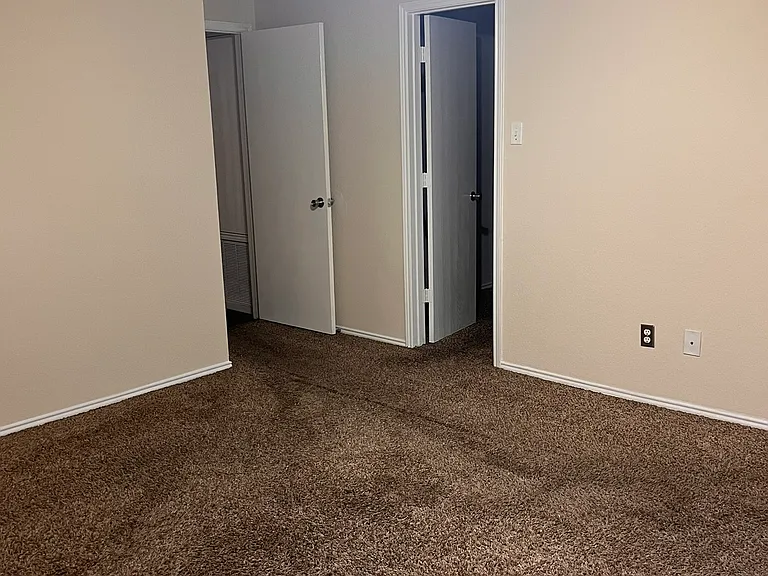 1017 Alexandria Dr — Photo 18