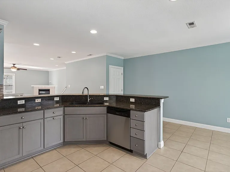 1136 Arlynn Ln — Photo 6