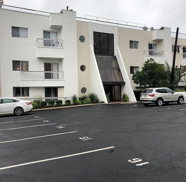 1st image of 170 Schofield St APT 3I