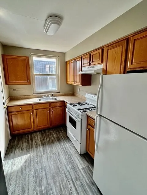 4809 Knoxville Avenue - 2B — Photo 3