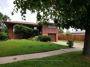 39 Earlton Rd, Toronto, ON M1T2R4