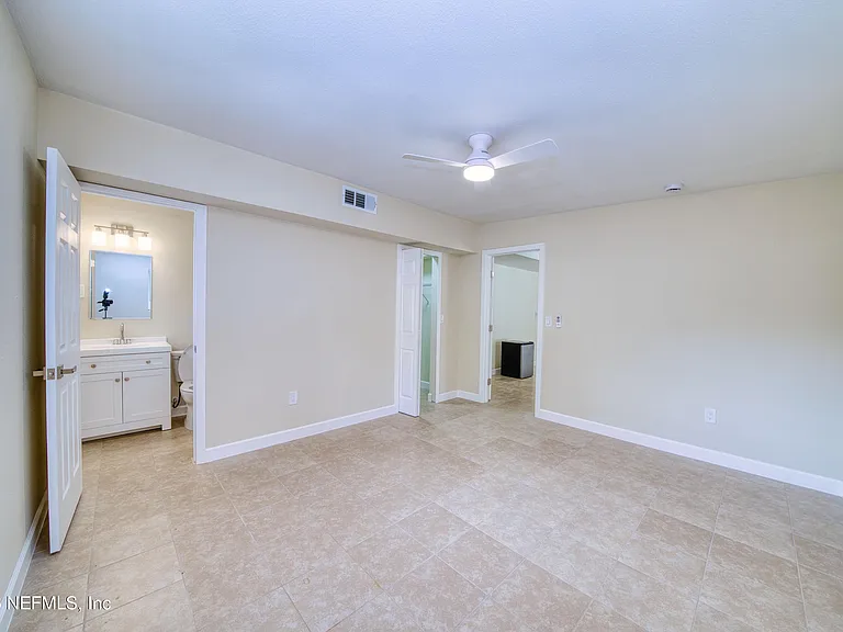 2517 Palm Ave — Photo 12