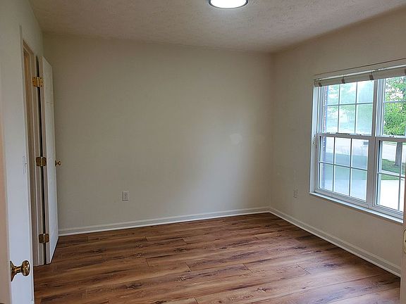 5th image of 2995 Kant Pl