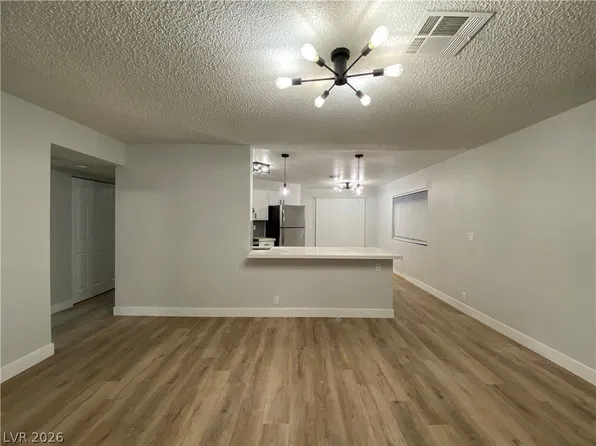 5081 Pioneer Ave APT 201, Spring Valley, NV 89146