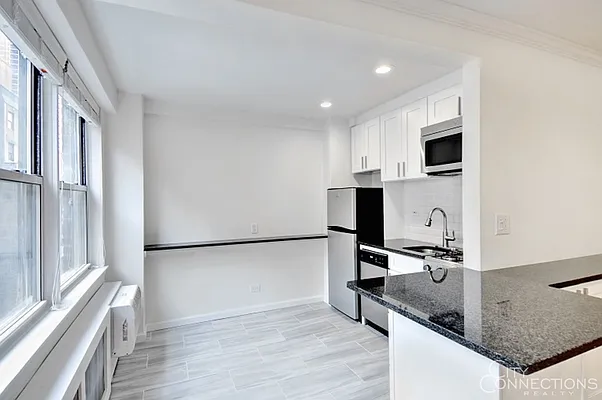 Rented by City Connections Realty | media 3