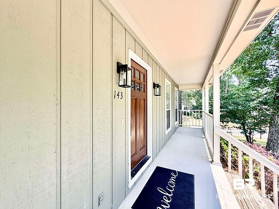 5th image of 143 Bay View Dr