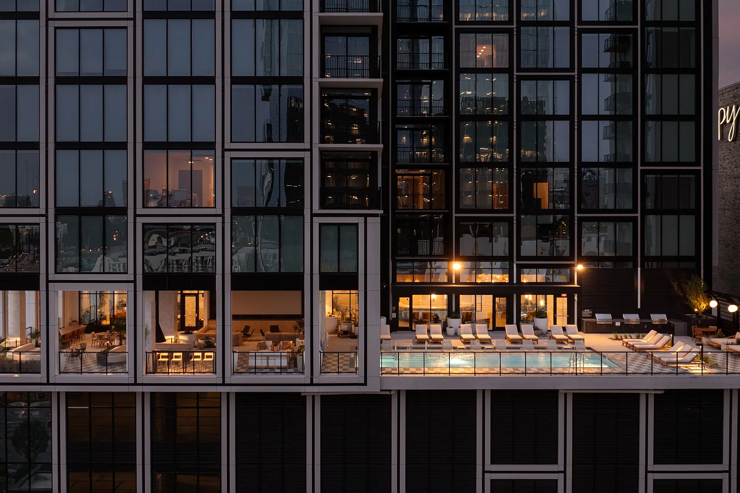 Emmi Midtown — Photo 1