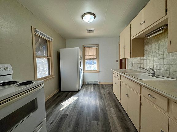 4th image of 1201 Gypsum Ave