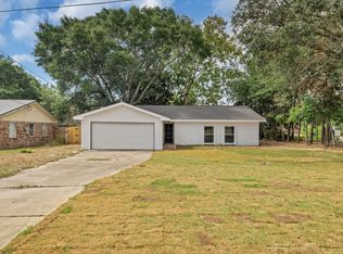 39 9th St, Shalimar, FL 32579