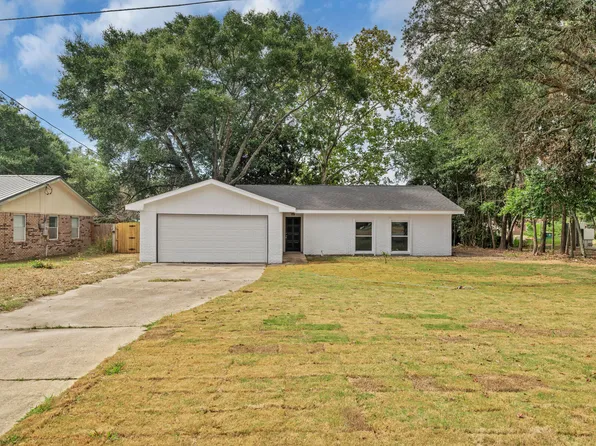 39 9th St, Shalimar, FL 32579