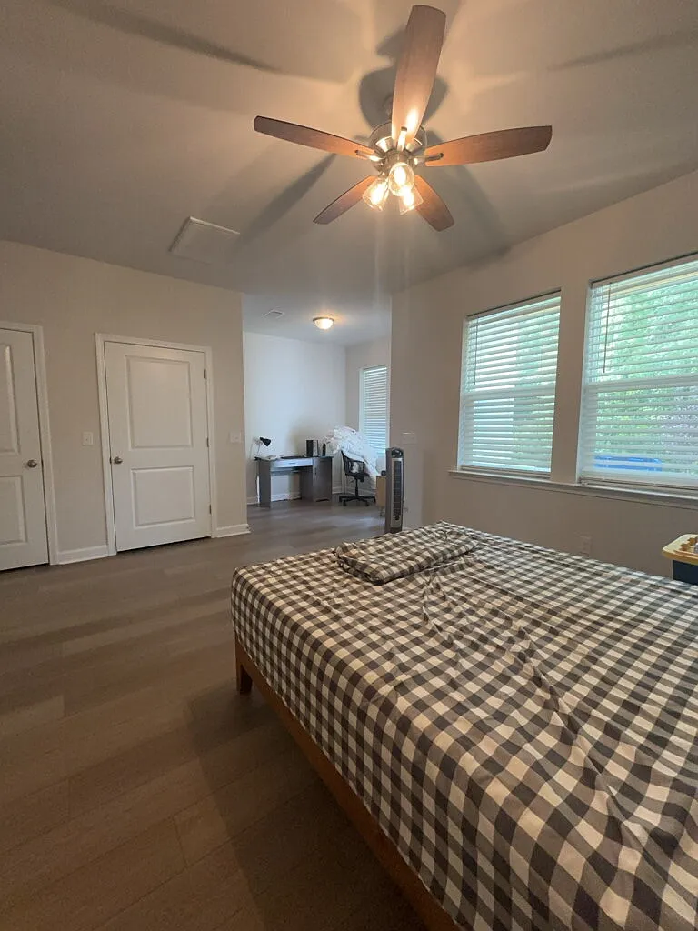 4 bed, 3.5 bath, 2480 sqft, $2,600 — Photo 3