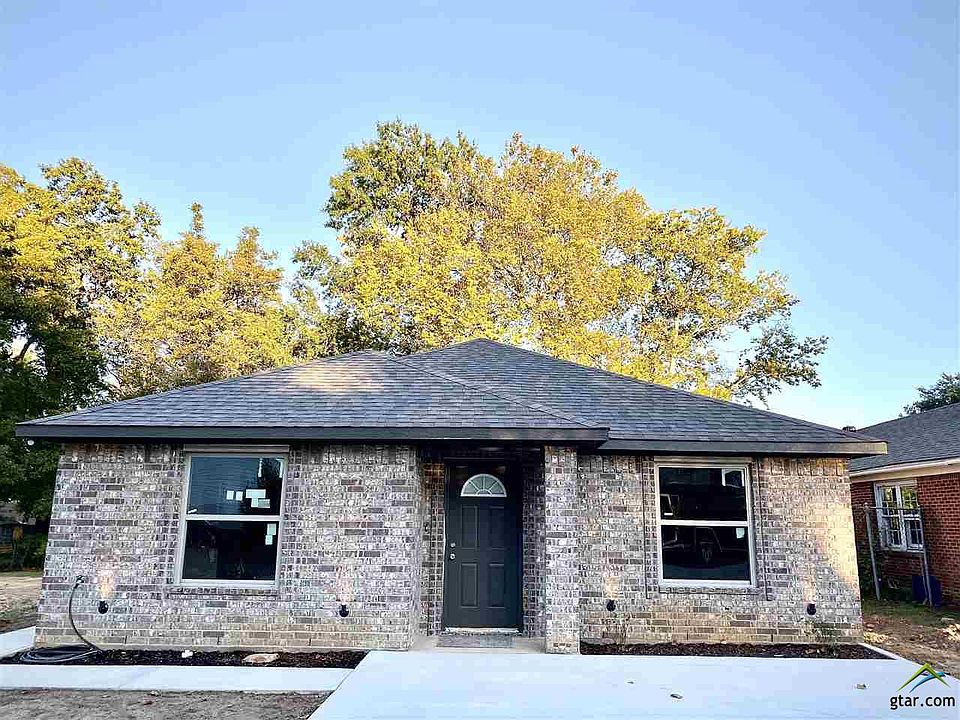 1st image of 2043 N Moore Ave