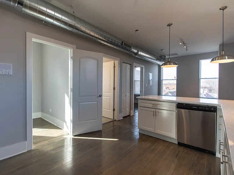 2117 W 18th St #3F — Photo 4