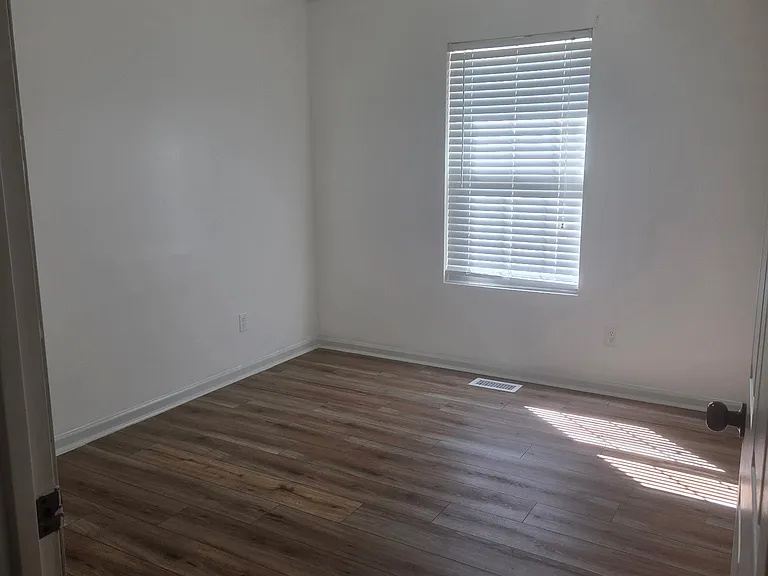 2824 Delrose Dr — Photo 15