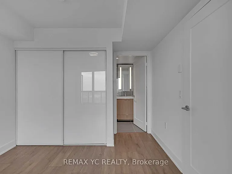 585 Bloor St E #3217 — Photo 12