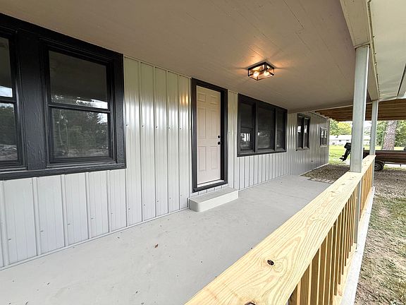 3rd image of 12123 Highway 190