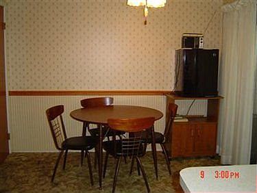 5th image of 157 Camrose Dr