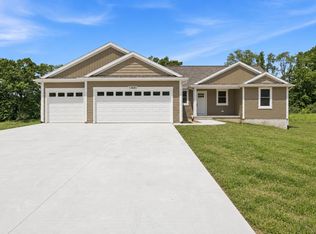 13881 Meadowoak Dr NE, Greenville, MI 48838