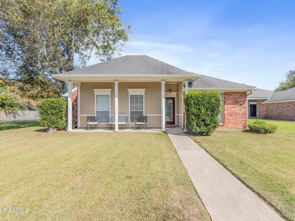 104 Riesling Cir, Broussard, LA 70518