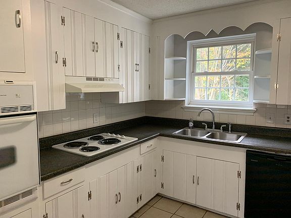 3rd image of 4620 Golf Park Dr #A